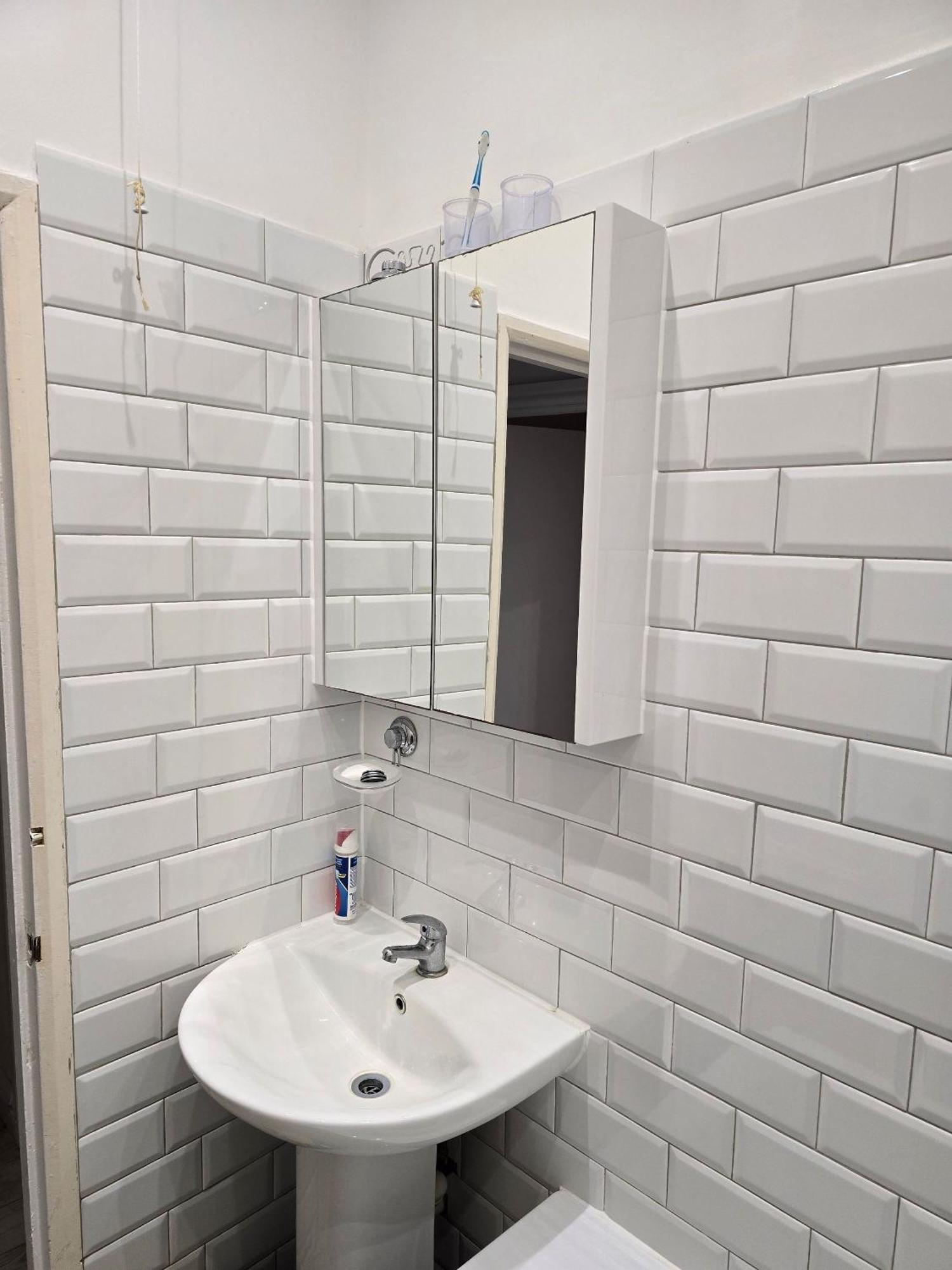 In Guest - Ground Floor Two Bedroom Flat * Londra